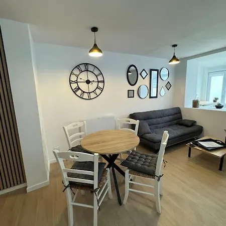 Chez Marie Et Ferry & Shuttle *