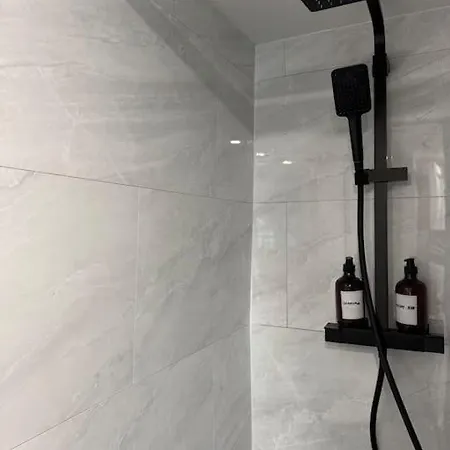 Chez Marie Et Ferry & Shuttle * Кале