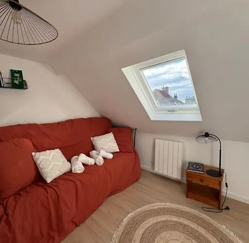 Chez Marie Et Ferry & Shuttle Calais