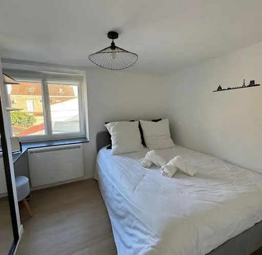 Chez Marie Et Ferry & Shuttle *