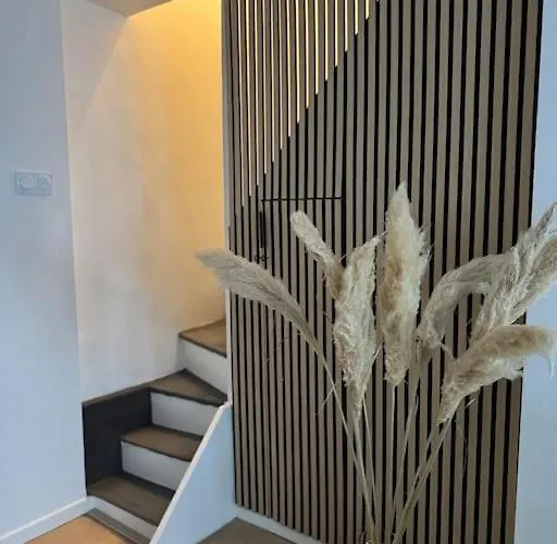 Chez Marie Et Ferry & Shuttle